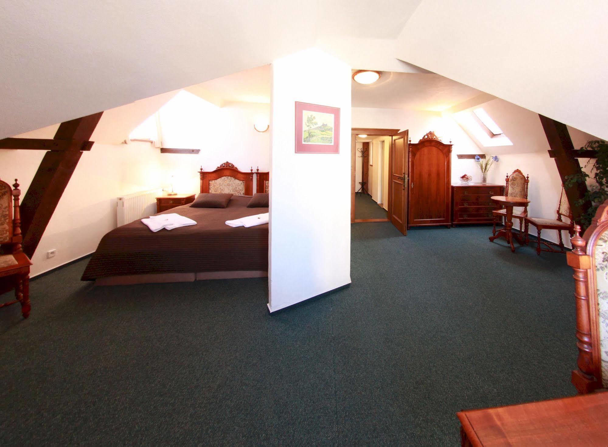 Hotel Zlaty Kohout Mlada Boleslav Luaran gambar